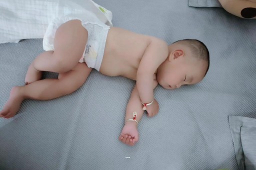 新泰宝宝大便干拉不出来